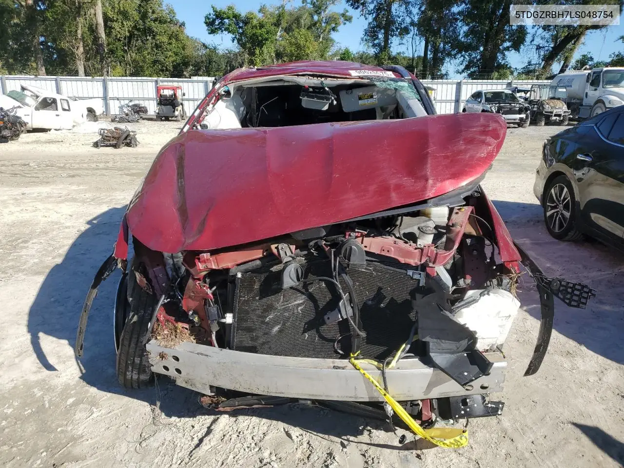 5TDGZRBH7LS048754 2020 Toyota Highlander Xle