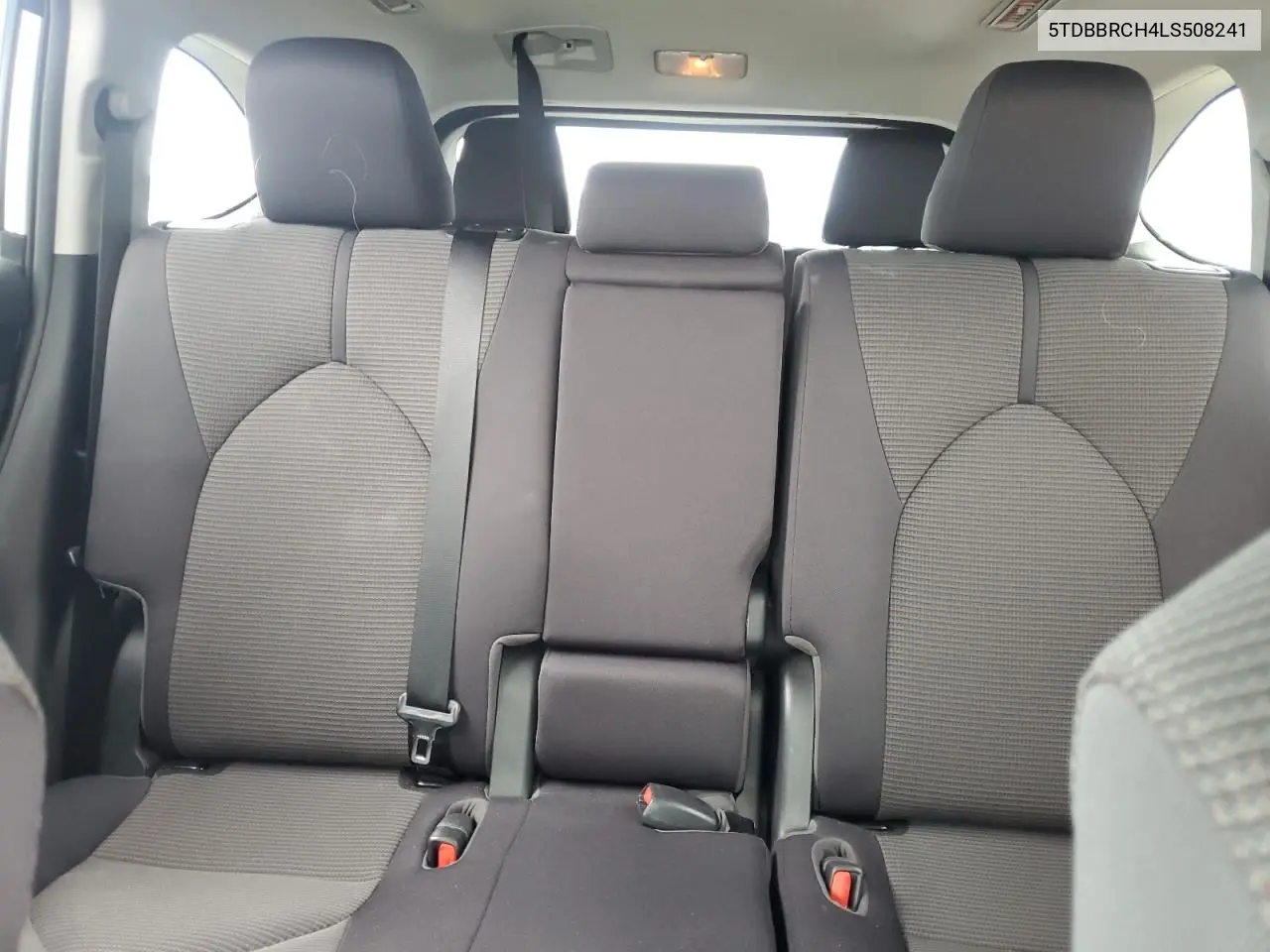 5TDBBRCH4LS508241 2020 Toyota Highlander Hybrid Le