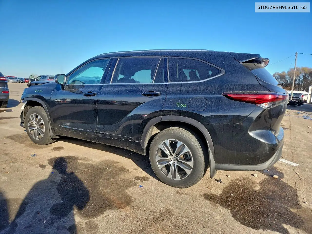 5TDGZRBH9LS510165 2020 Toyota Highlander Xle