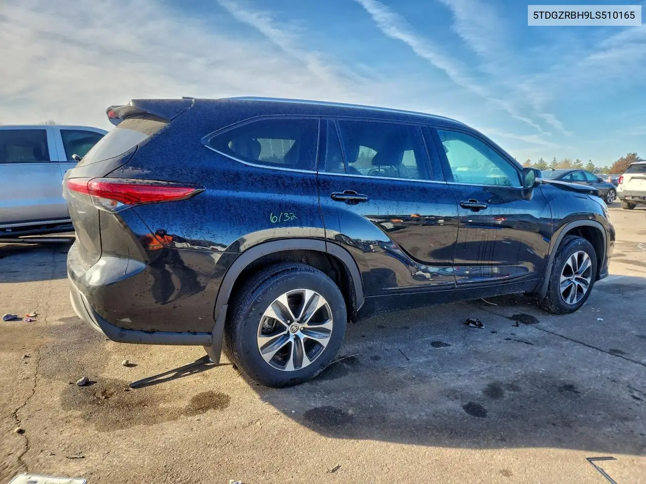 5TDGZRBH9LS510165 2020 Toyota Highlander Xle