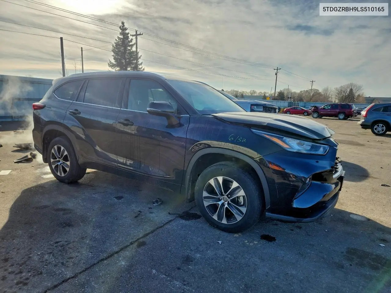 5TDGZRBH9LS510165 2020 Toyota Highlander Xle