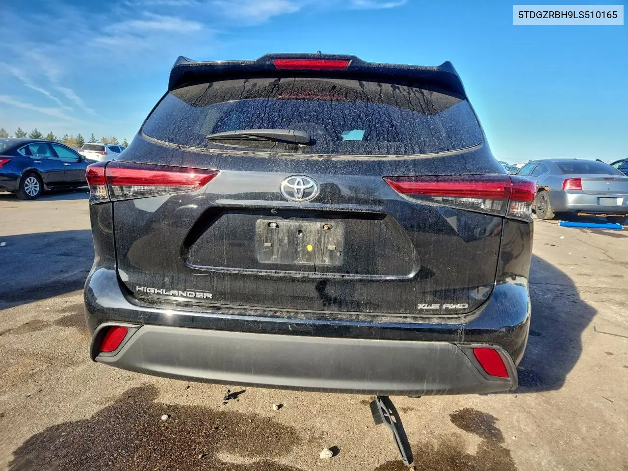 5TDGZRBH9LS510165 2020 Toyota Highlander Xle