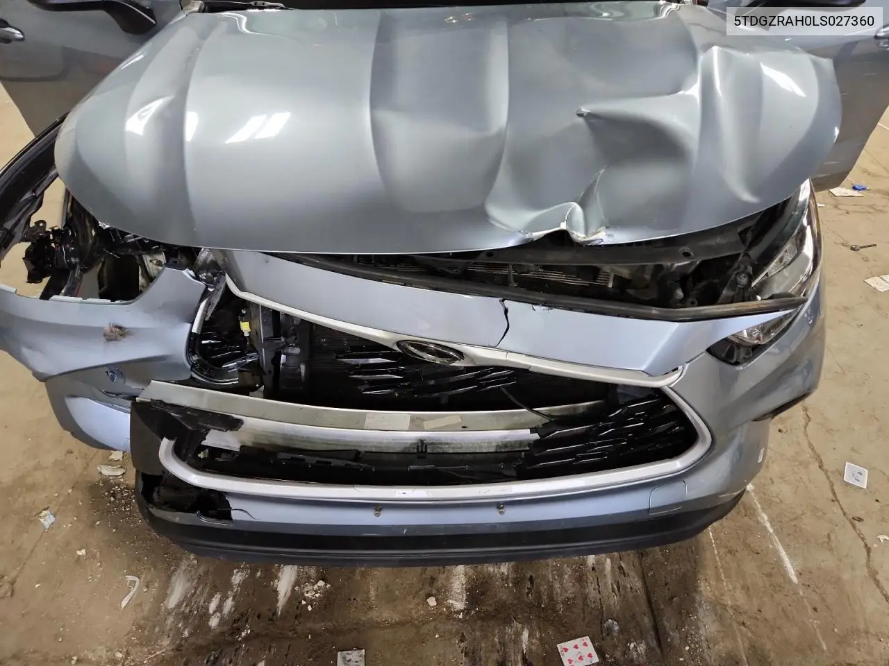 5TDGZRAH0LS027360 2020 Toyota Highlander Xle