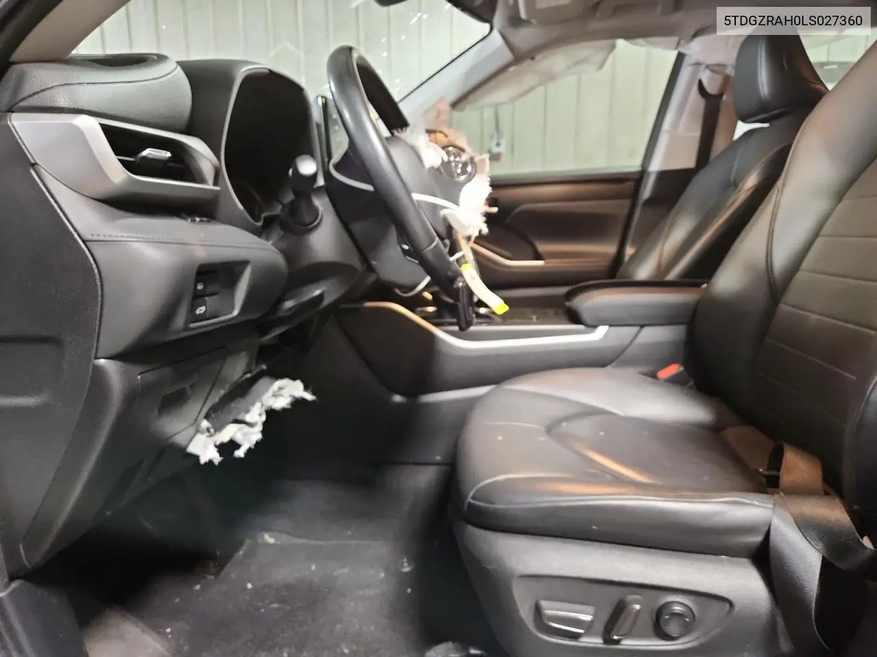 5TDGZRAH0LS027360 2020 Toyota Highlander Xle