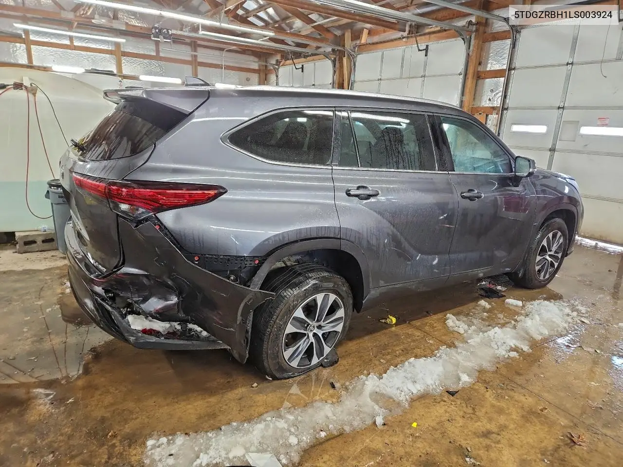 5TDGZRBH1LS003924 2020 Toyota Highlander Xle