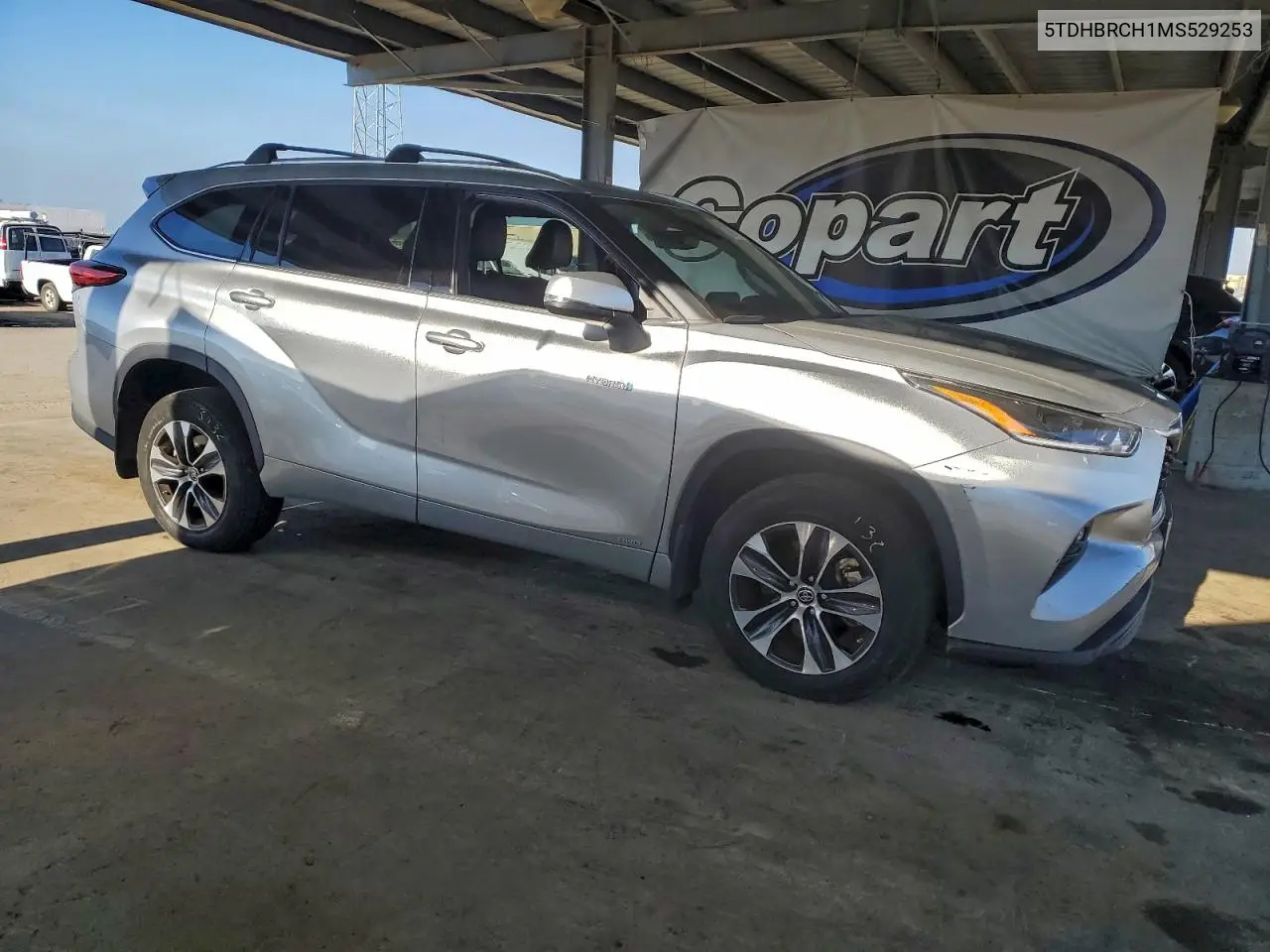 5TDHBRCH1MS529253 2021 Toyota Highlander Hybrid Xle