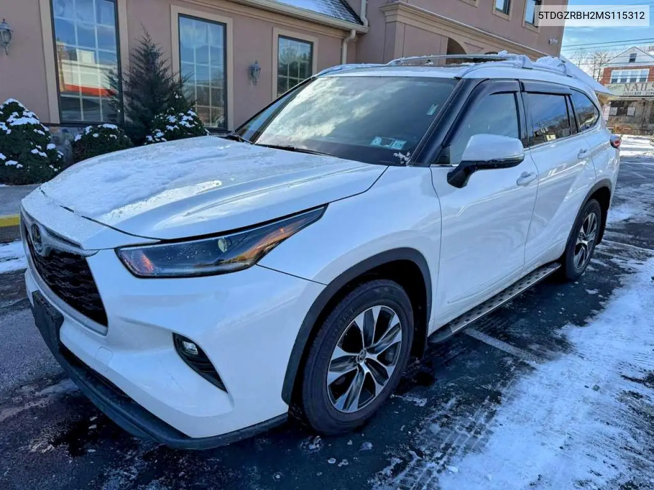 5TDGZRBH2MS115312 2021 Toyota Highlander Xle