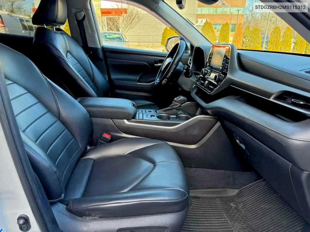 5TDGZRBH2MS115312 2021 Toyota Highlander Xle