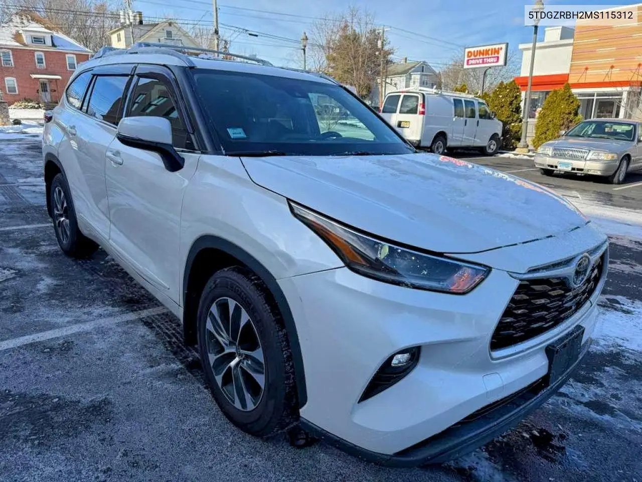 5TDGZRBH2MS115312 2021 Toyota Highlander Xle