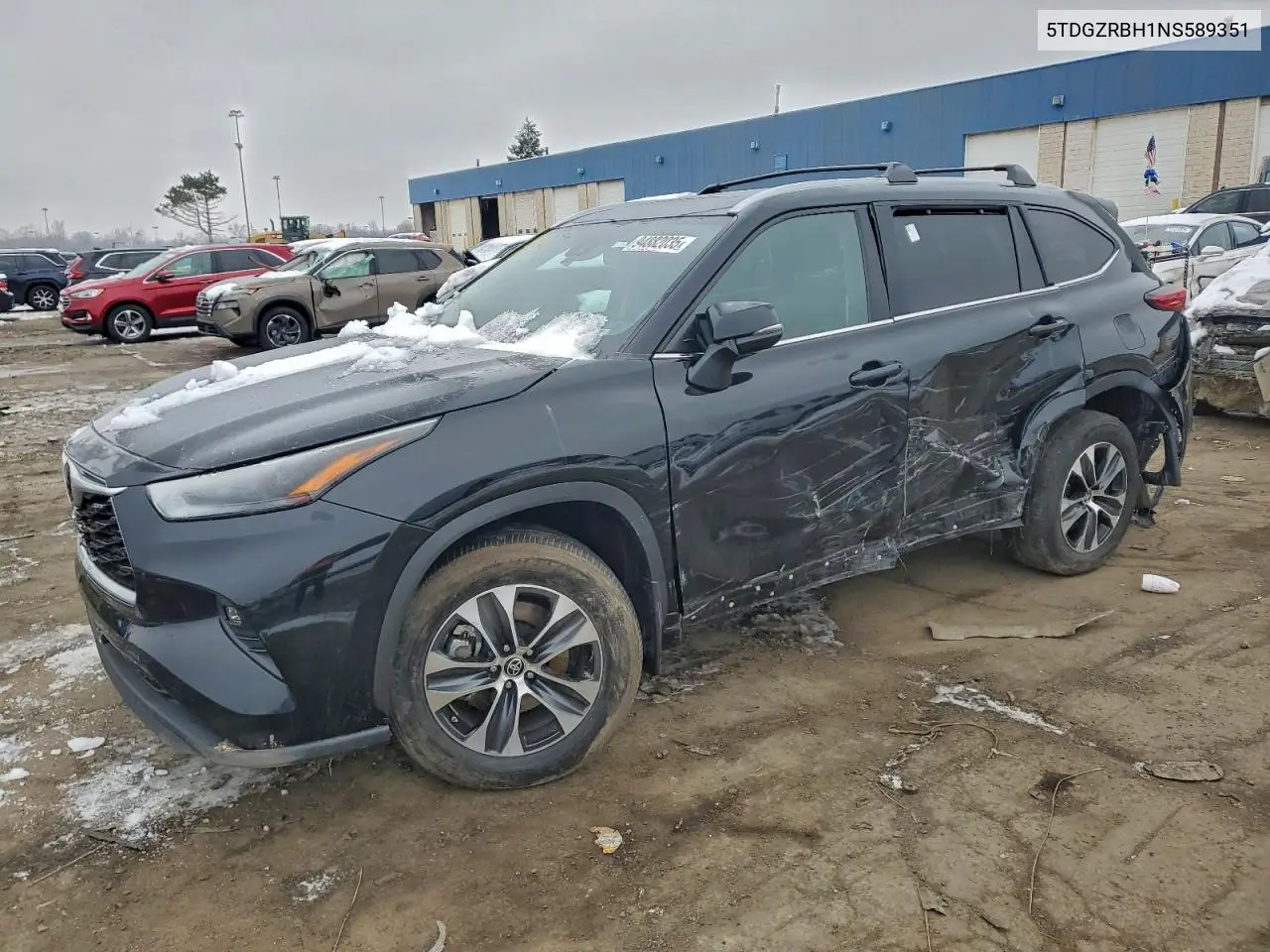 5TDGZRBH1NS589351 2022 Toyota Highlander Xle