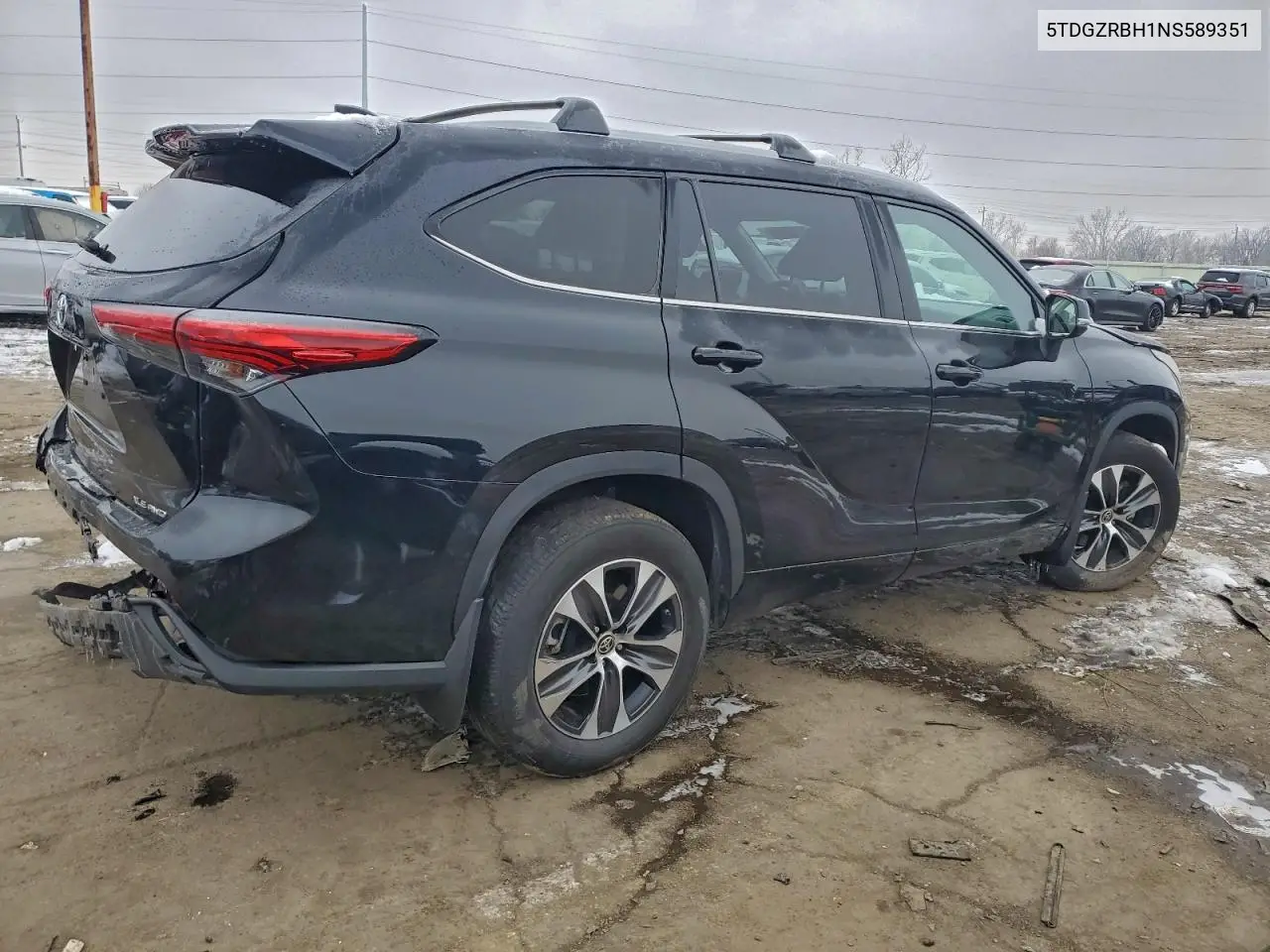 5TDGZRBH1NS589351 2022 Toyota Highlander Xle