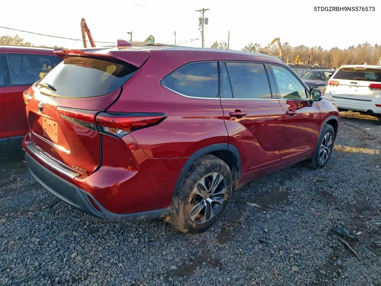 5TDGZRBH9NS576573 2022 Toyota Highlander Xle