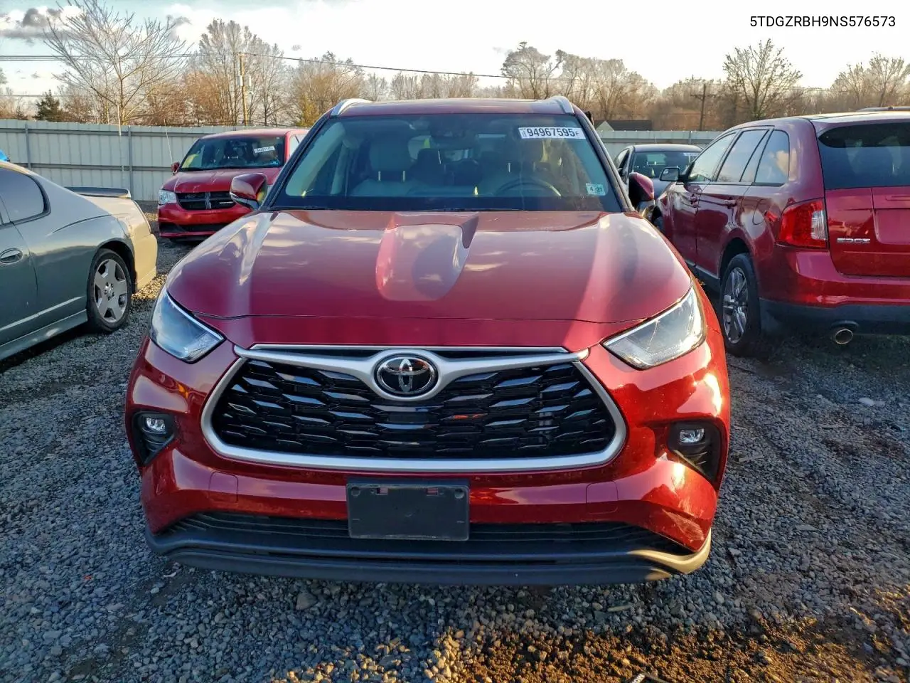 5TDGZRBH9NS576573 2022 Toyota Highlander Xle