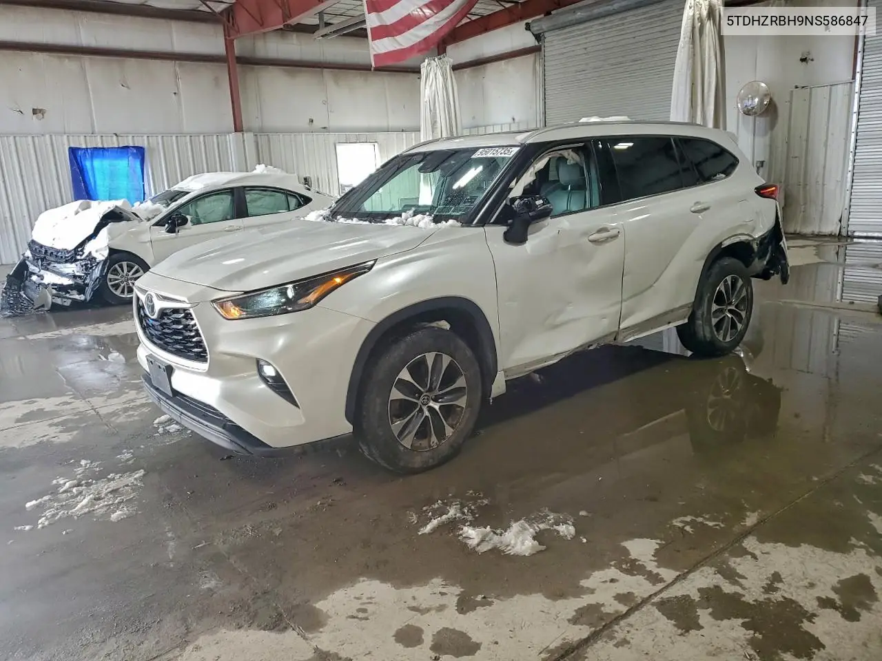 5TDHZRBH9NS586847 2022 Toyota Highlander Xle