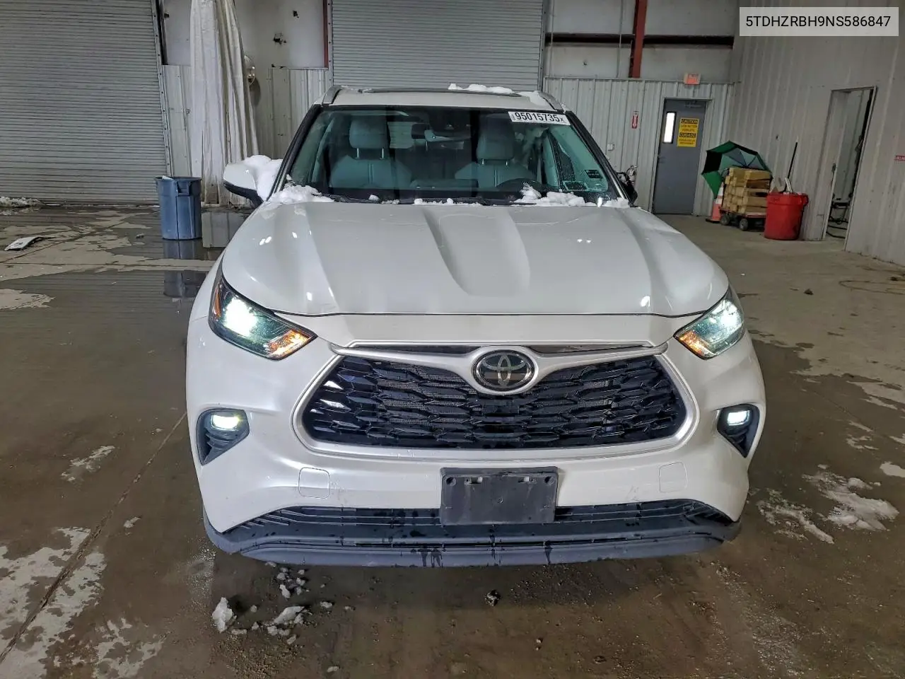 5TDHZRBH9NS586847 2022 Toyota Highlander Xle
