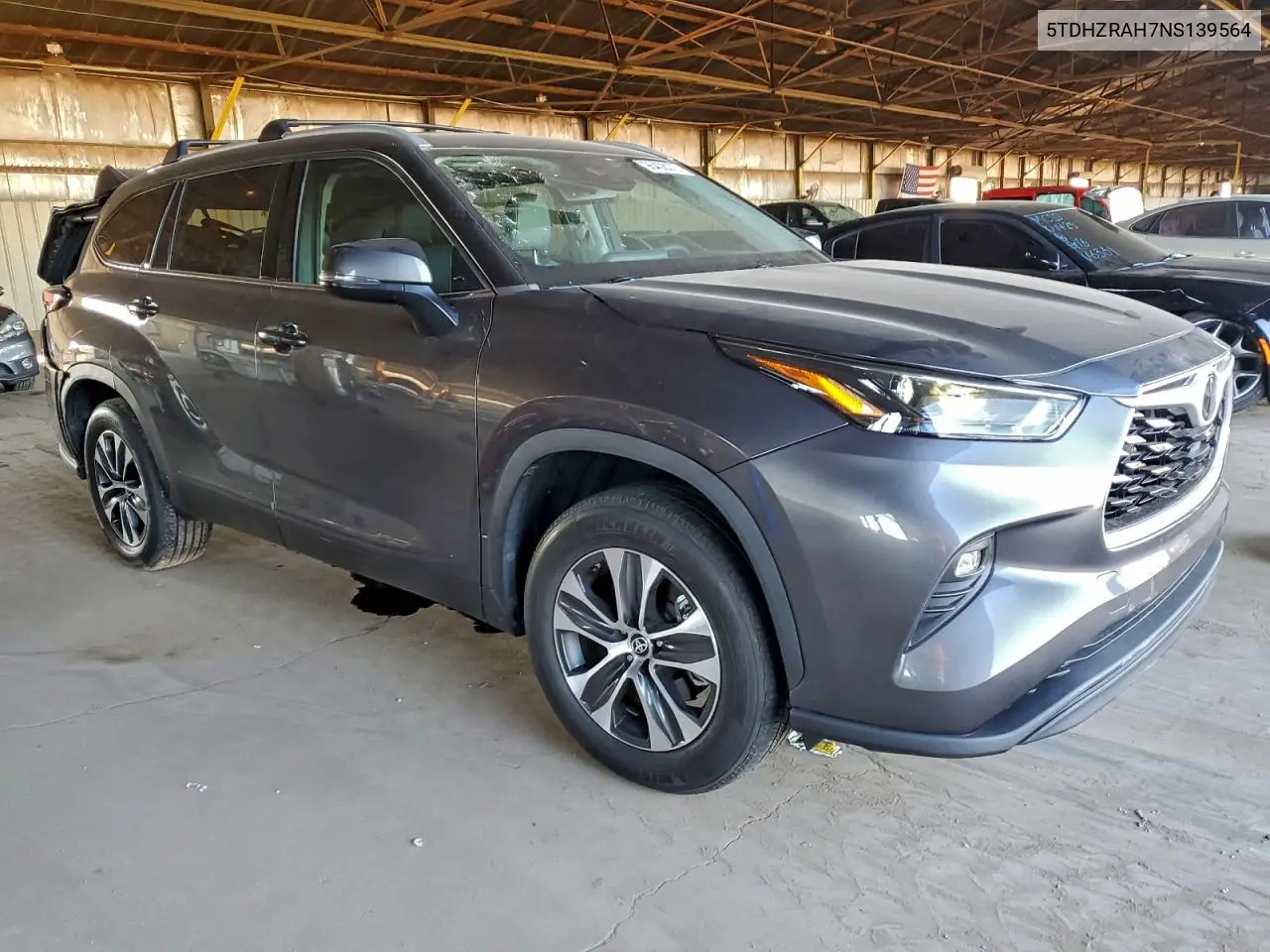 5TDHZRAH7NS139564 2022 Toyota Highlander Xle
