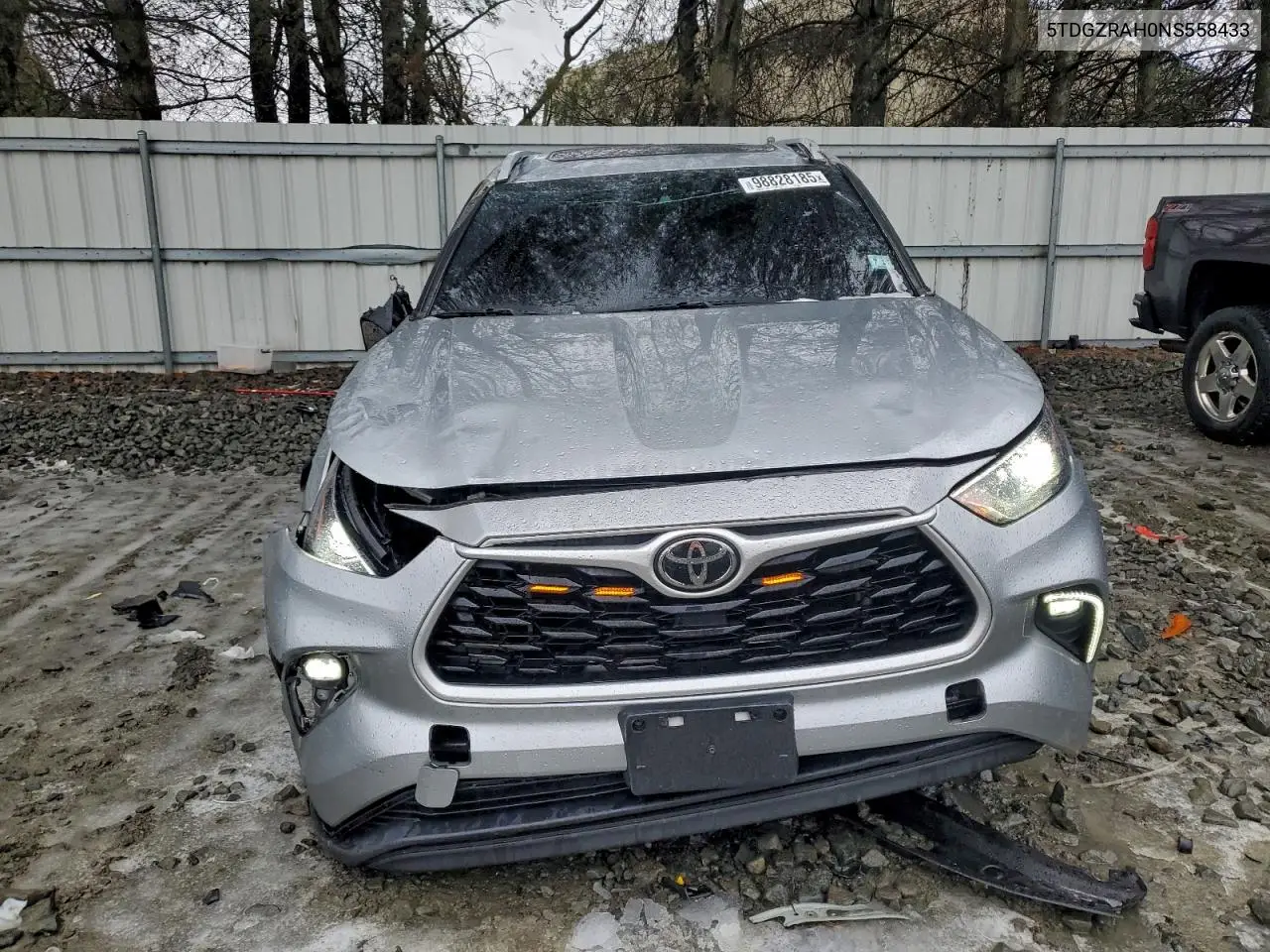 5TDGZRAH0NS558433 2022 Toyota Highlander Xle