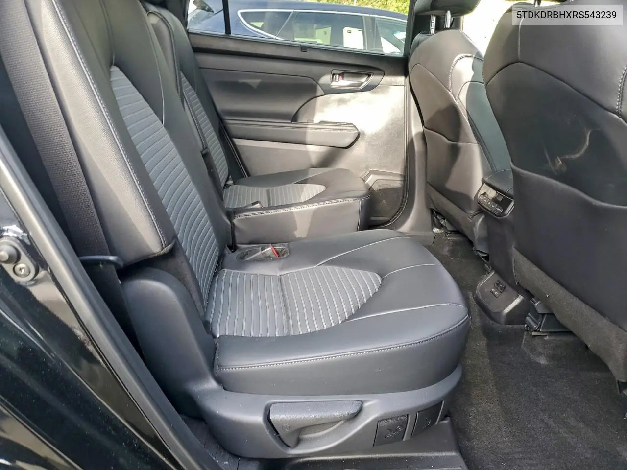 5TDKDRBHXRS543239 2024 Toyota Highlander Le