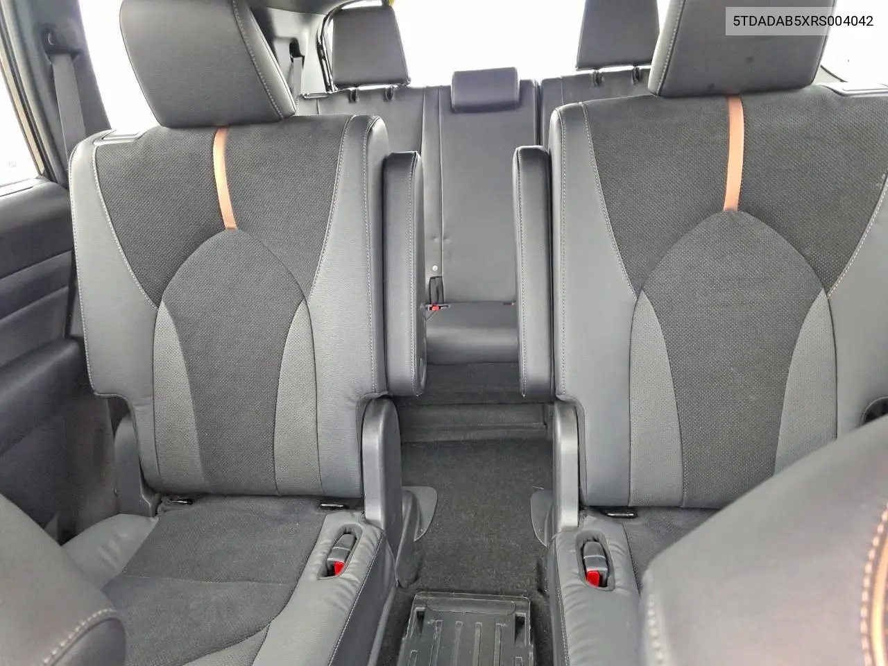 5TDADAB5XRS004042 2024 Toyota Grand Highlander Limited