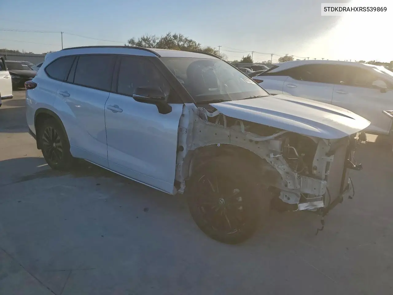 5TDKDRAHXRS539869 2024 Toyota Highlander Le