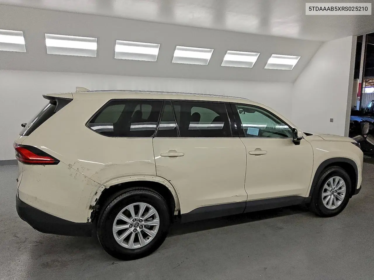 5TDAAAB5XRS025210 2024 Toyota Grand Highlander Xle
