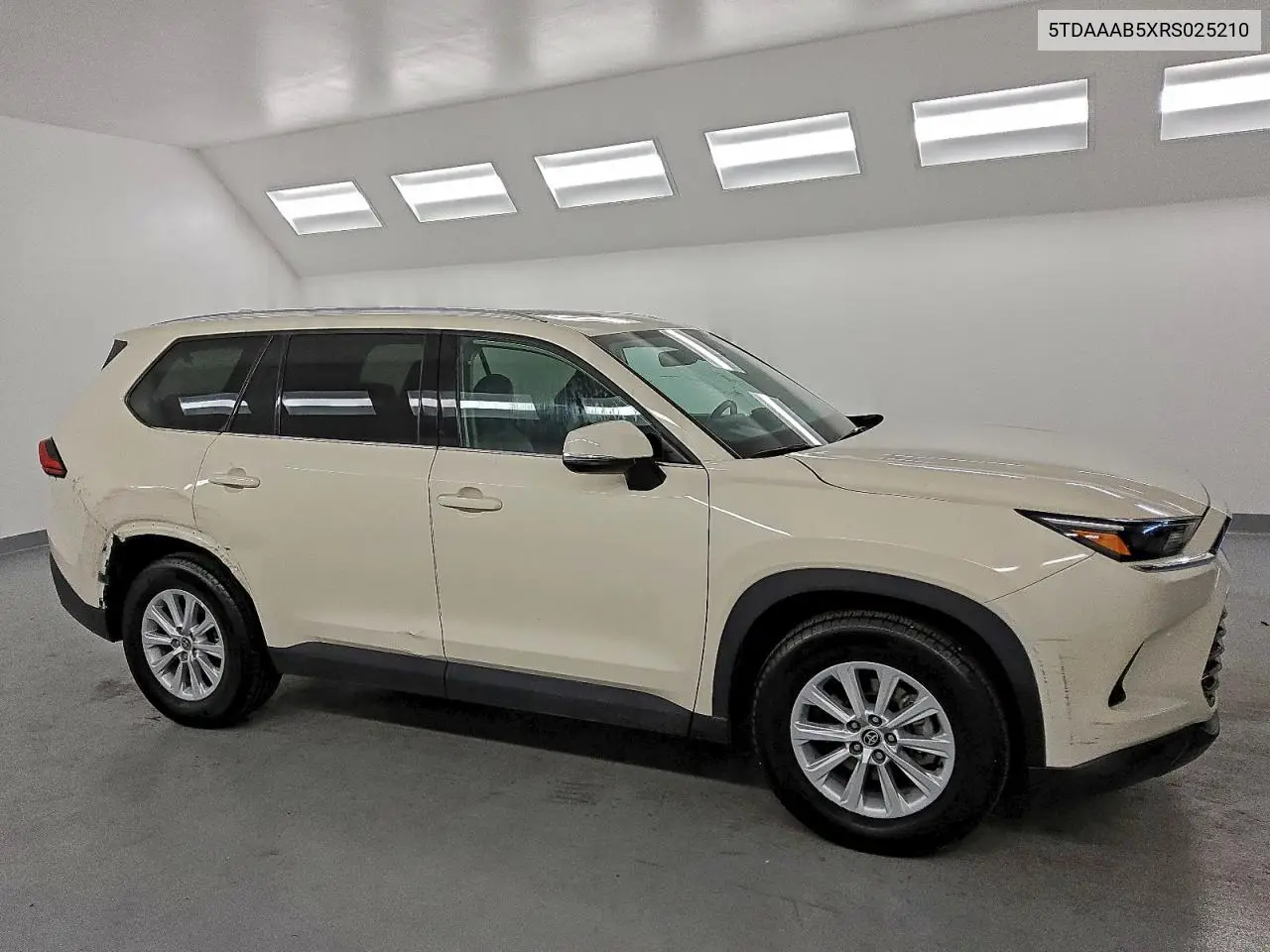 5TDAAAB5XRS025210 2024 Toyota Grand Highlander Xle
