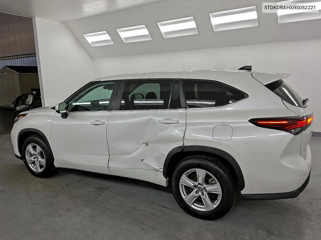5TDKDRAHXRS052221 2024 Toyota Highlander Le