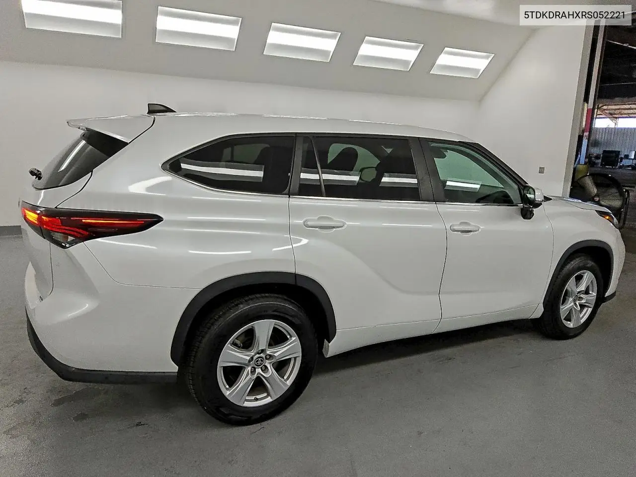 5TDKDRAHXRS052221 2024 Toyota Highlander Le