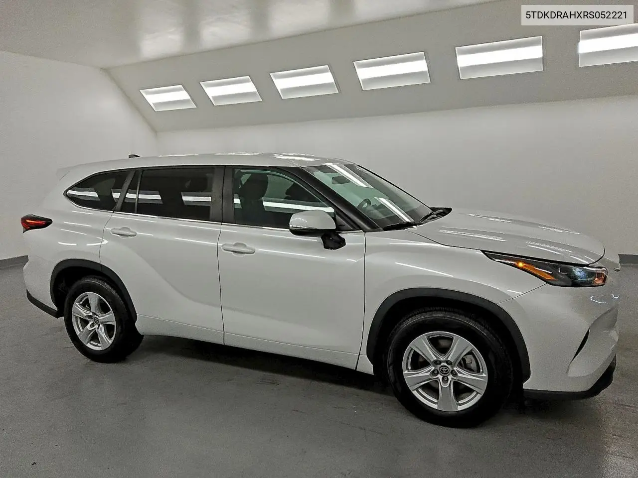 5TDKDRAHXRS052221 2024 Toyota Highlander Le