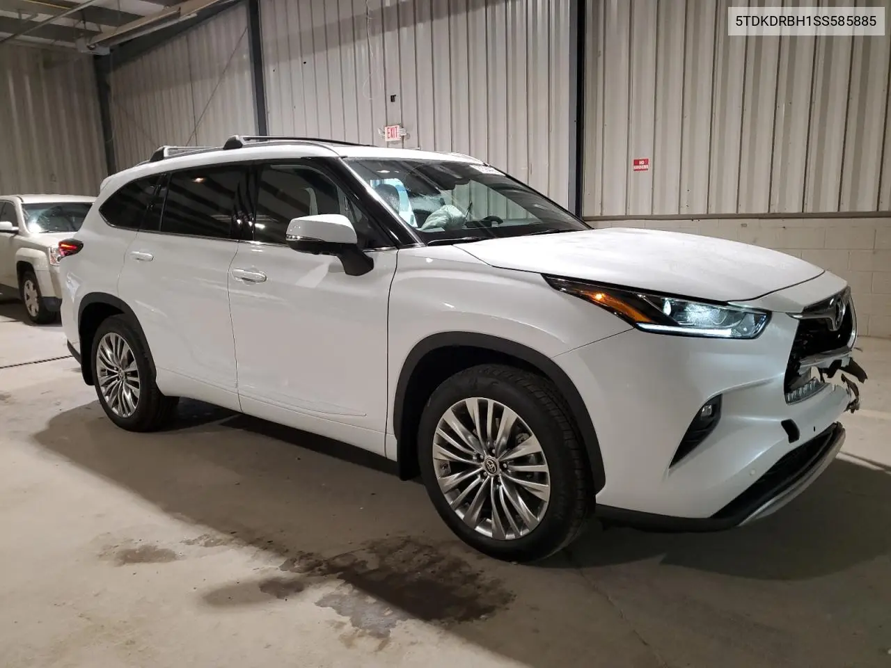 5TDKDRBH1SS585885 2025 Toyota Highlander Le