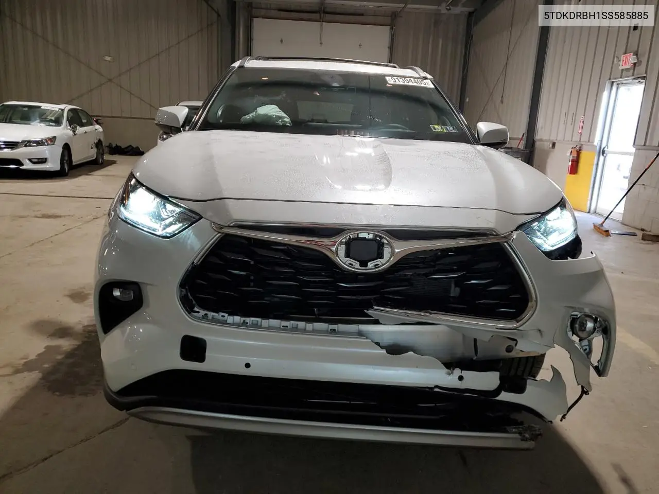 5TDKDRBH1SS585885 2025 Toyota Highlander Le