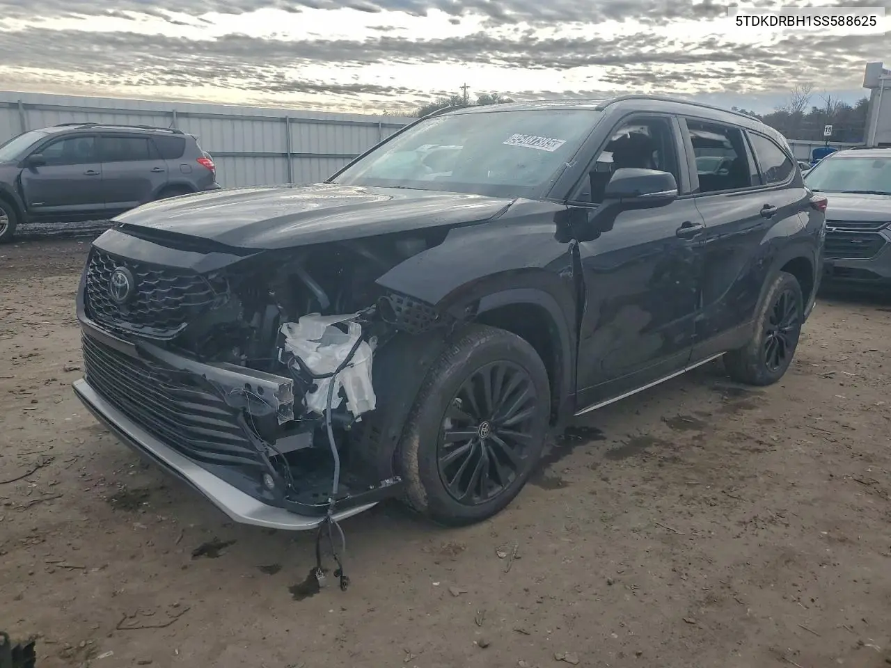 5TDKDRBH1SS588625 2025 Toyota Highlander Le