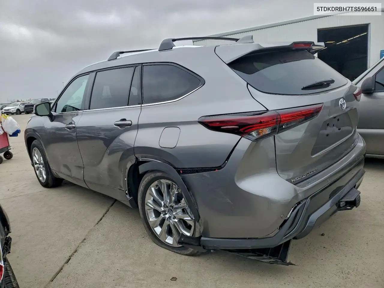 5TDKDRBH7TS596651 2026 Toyota Highlander Xle