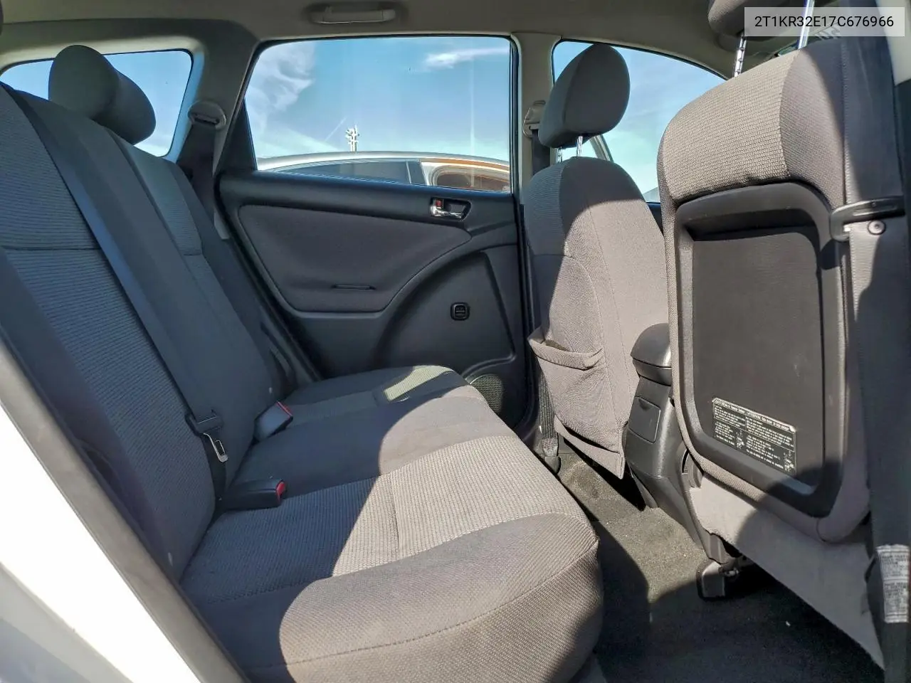 2T1KR32E17C676966 2007 Toyota Corolla Matrix Xr