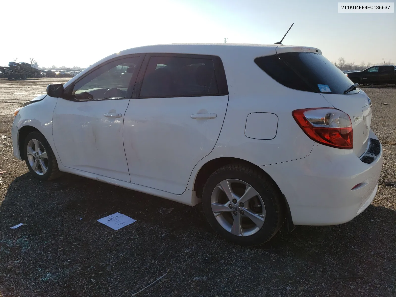 2T1KU4EE4EC136637 2014 Toyota Matrix Base