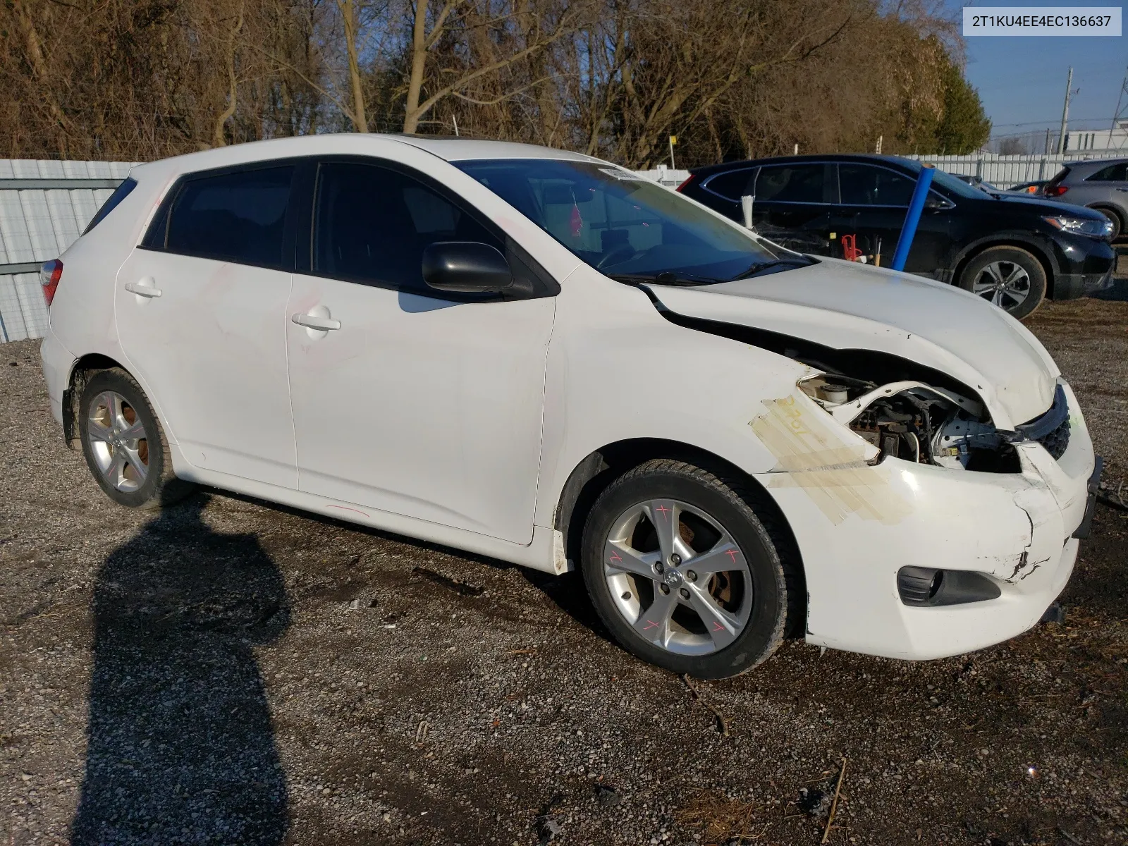 2T1KU4EE4EC136637 2014 Toyota Matrix Base