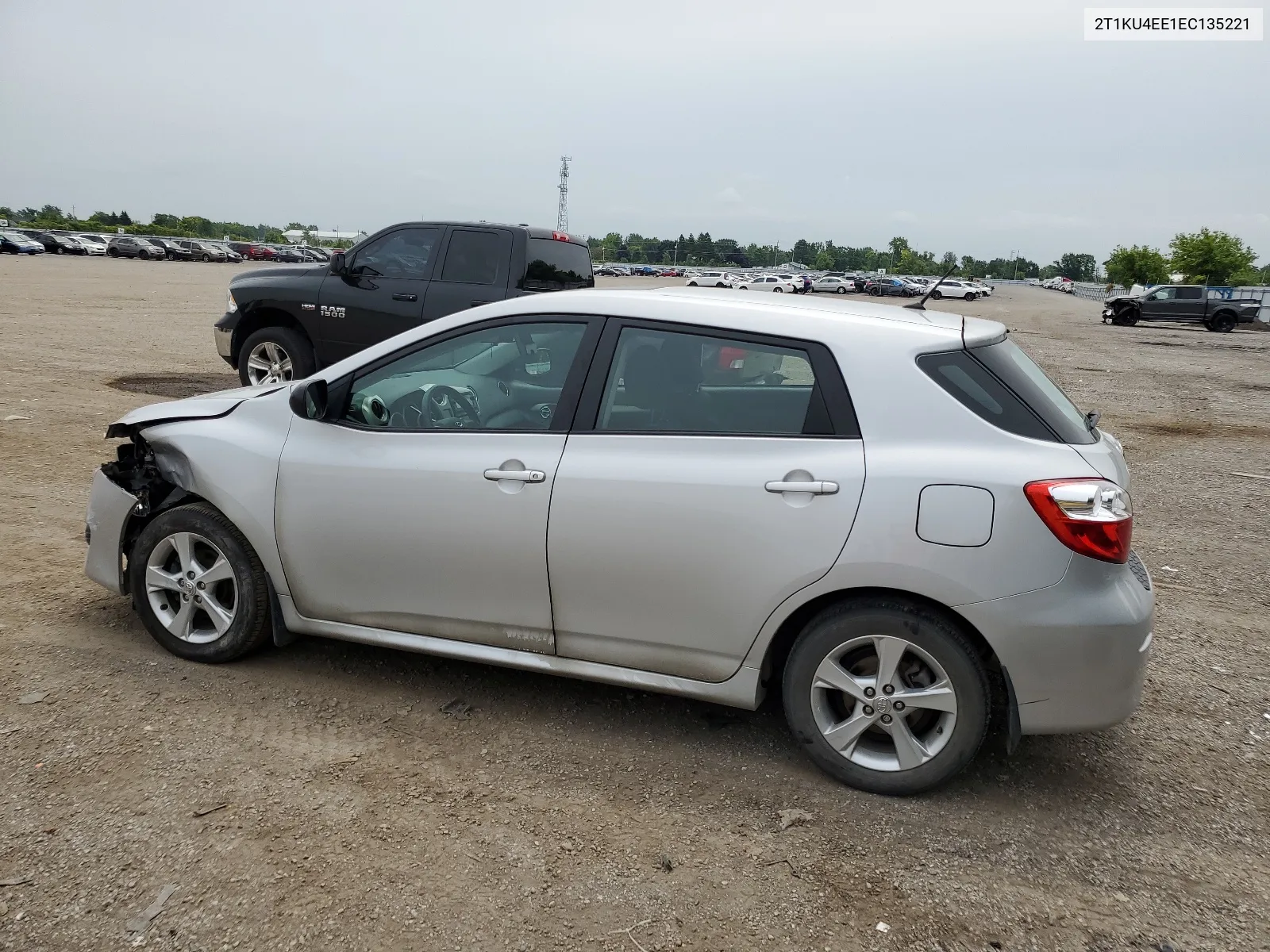 2T1KU4EE1EC135221 2014 Toyota Matrix Base