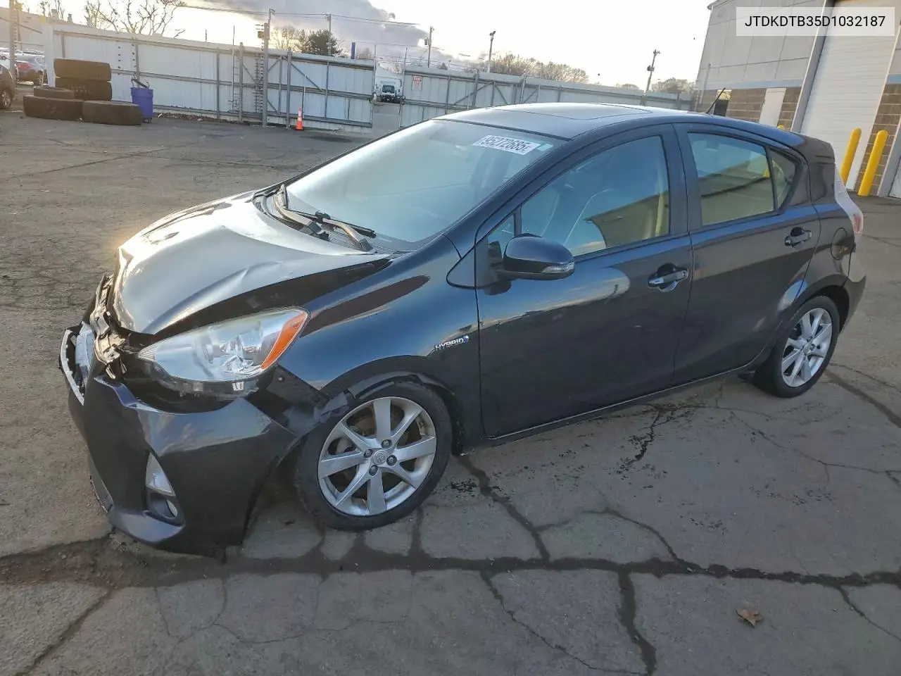 JTDKDTB35D1032187 2013 Toyota Prius C