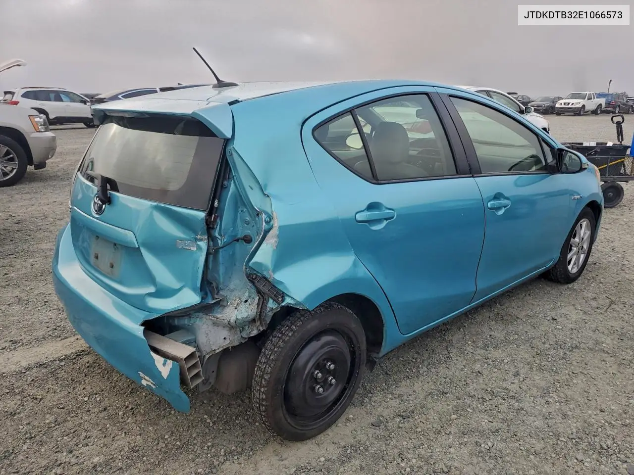 JTDKDTB32E1066573 2014 Toyota Prius C