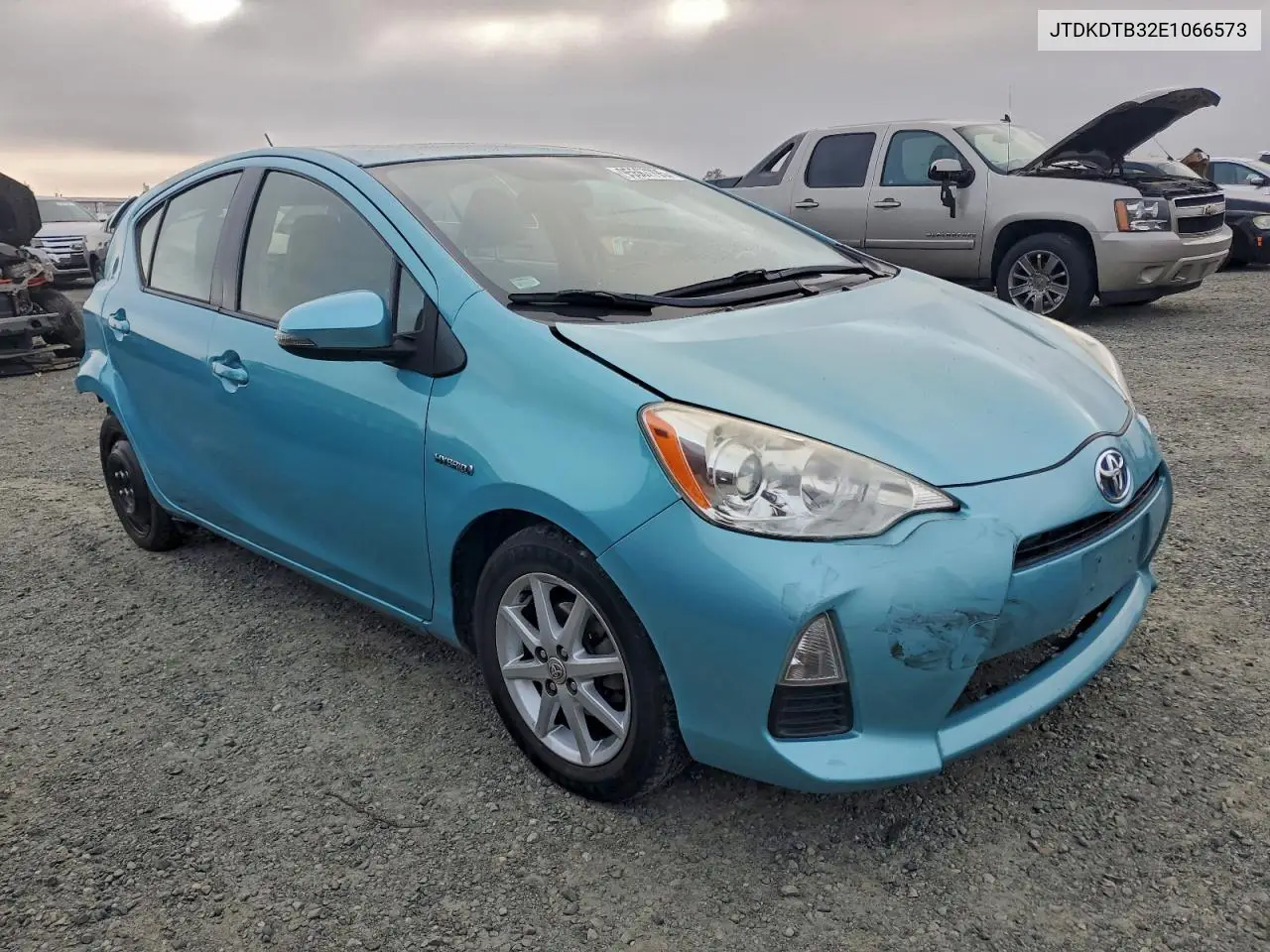 JTDKDTB32E1066573 2014 Toyota Prius C