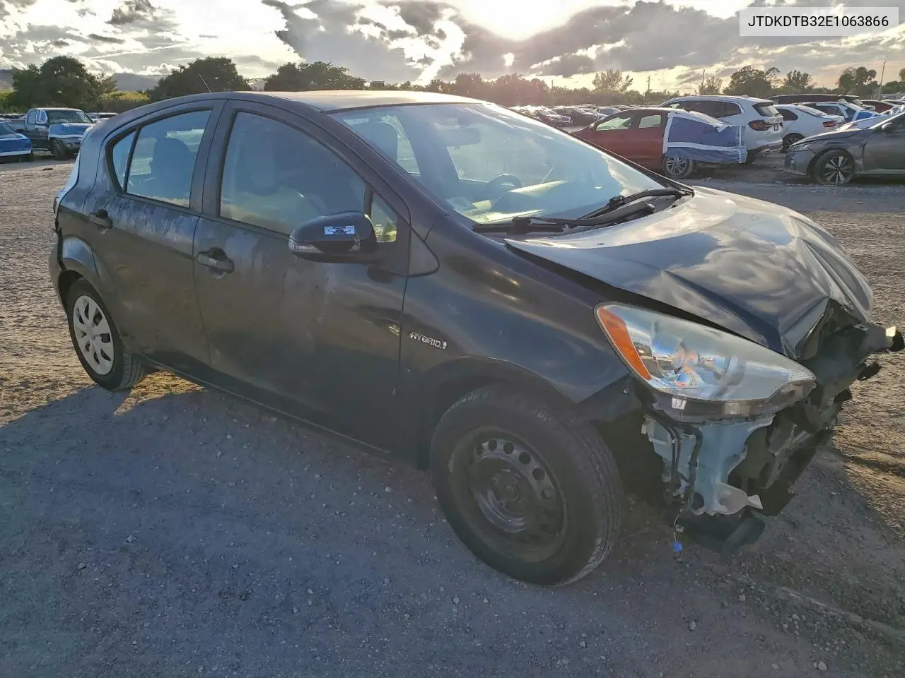 JTDKDTB32E1063866 2014 Toyota Prius C