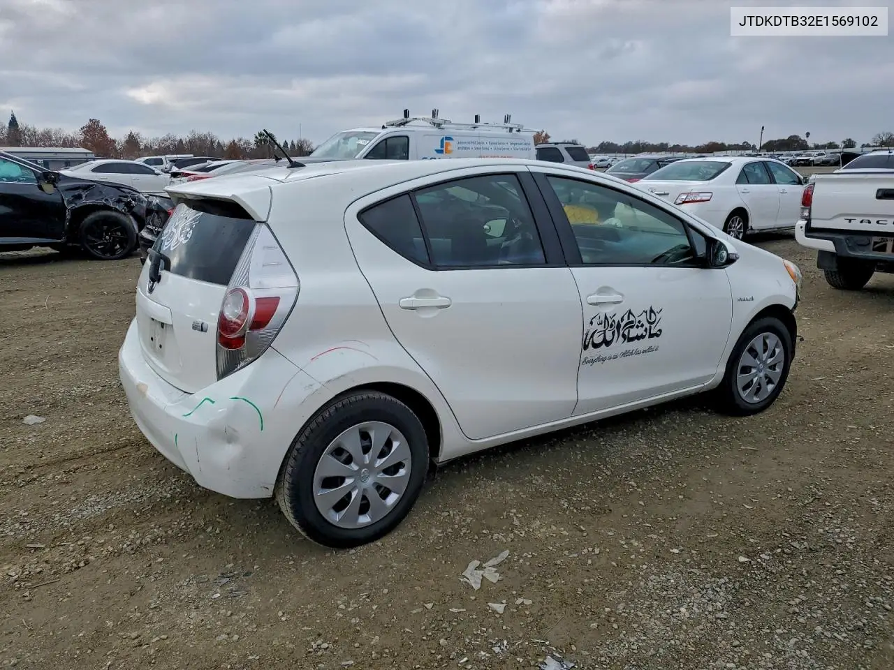 JTDKDTB32E1569102 2014 Toyota Prius C
