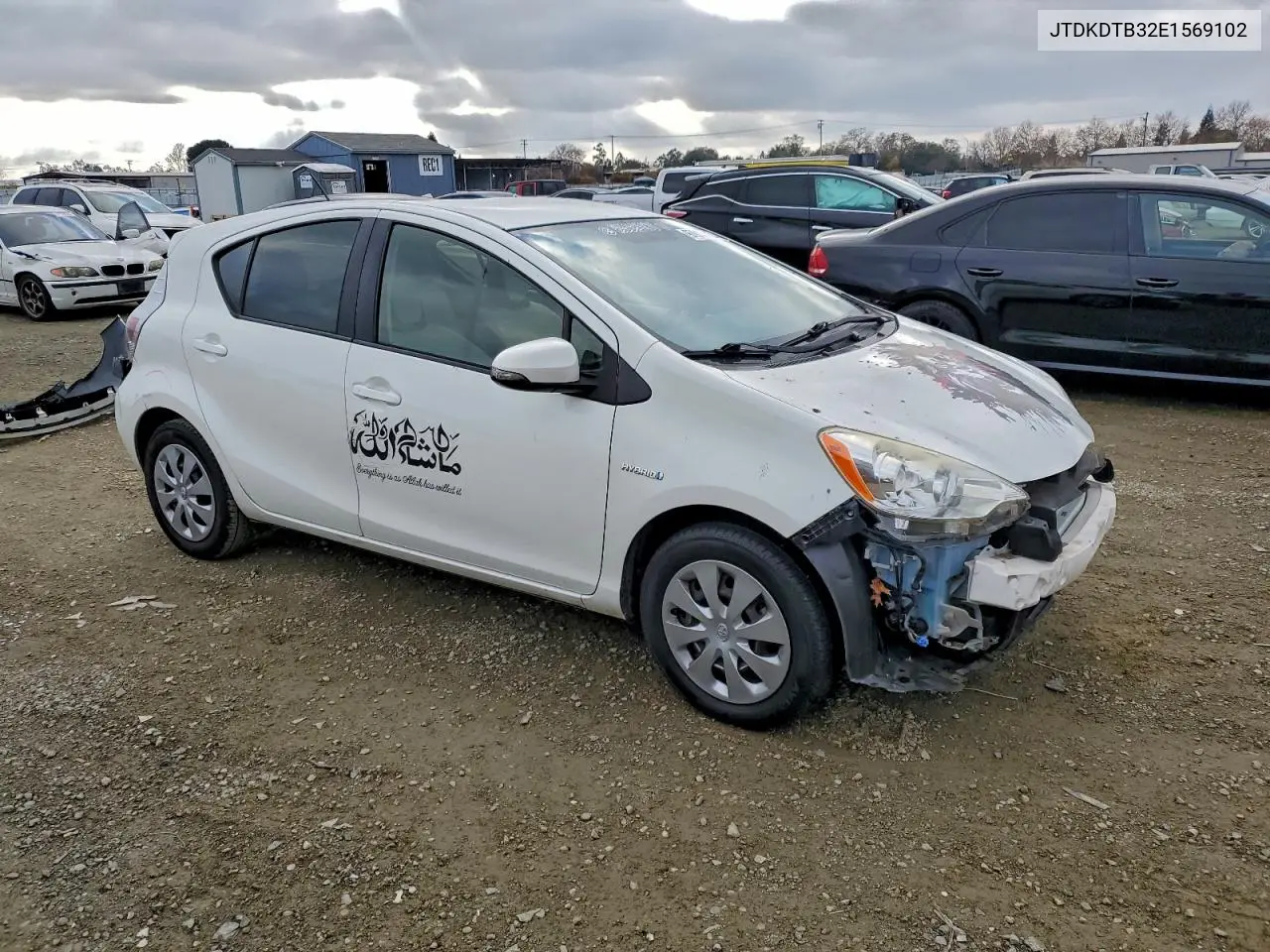 JTDKDTB32E1569102 2014 Toyota Prius C