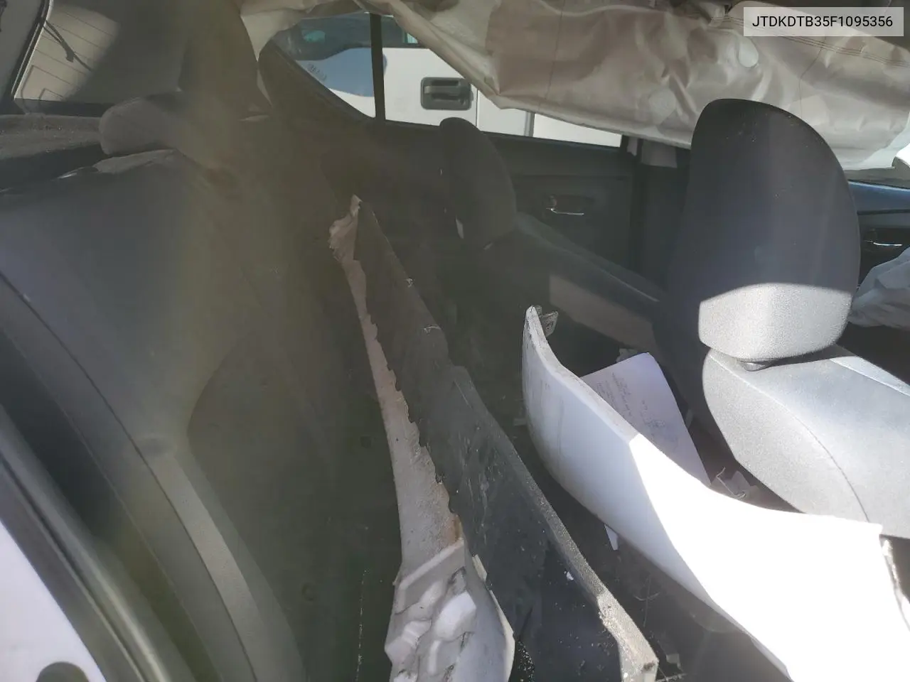 JTDKDTB35F1095356 2015 Toyota Prius C