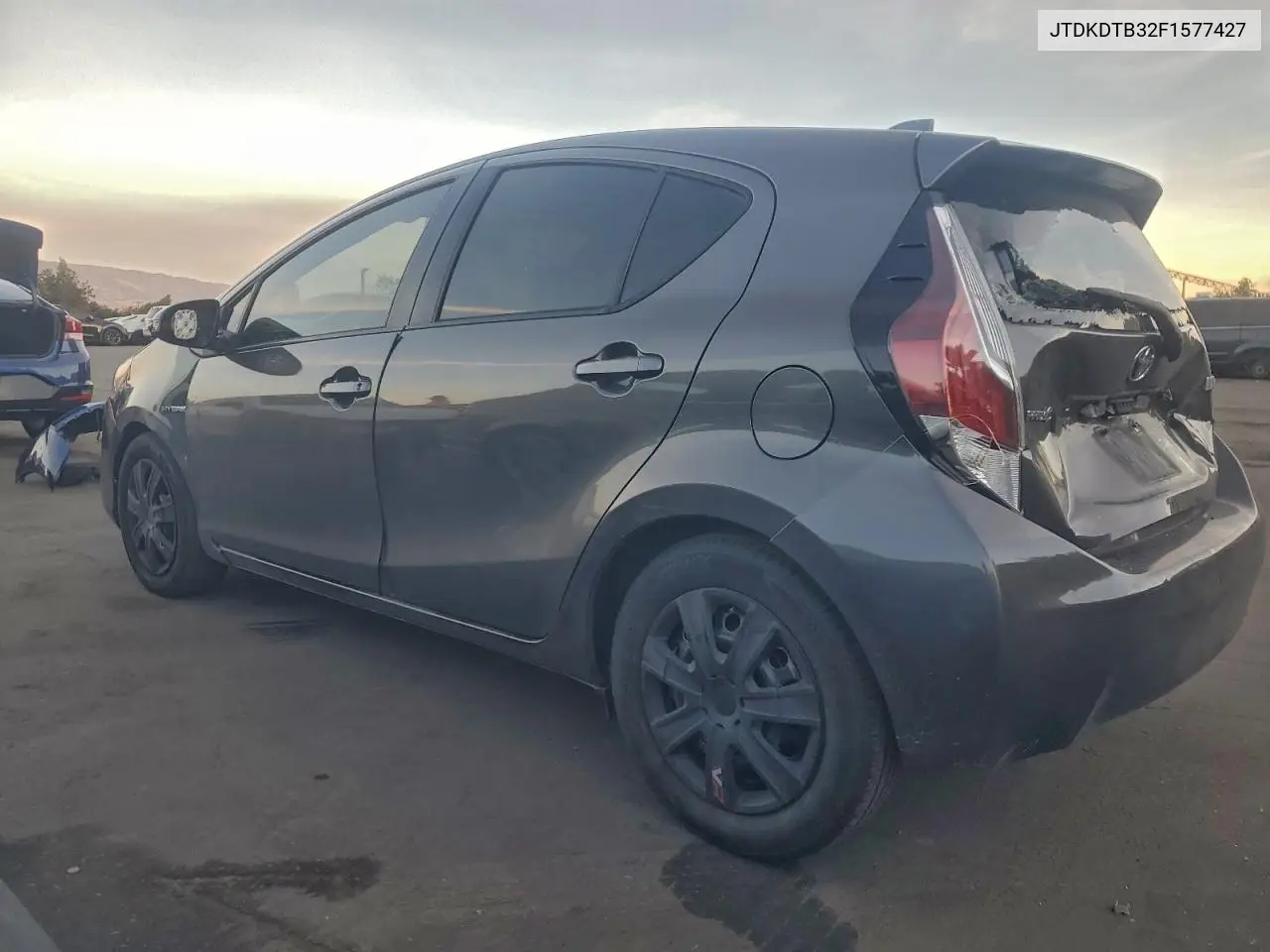 JTDKDTB32F1577427 2015 Toyota Prius C