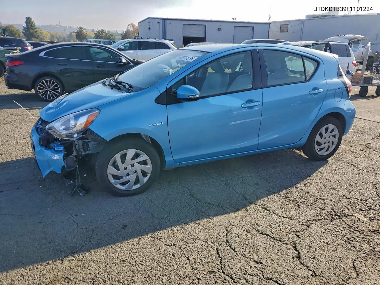 JTDKDTB39F1101224 2015 Toyota Prius C