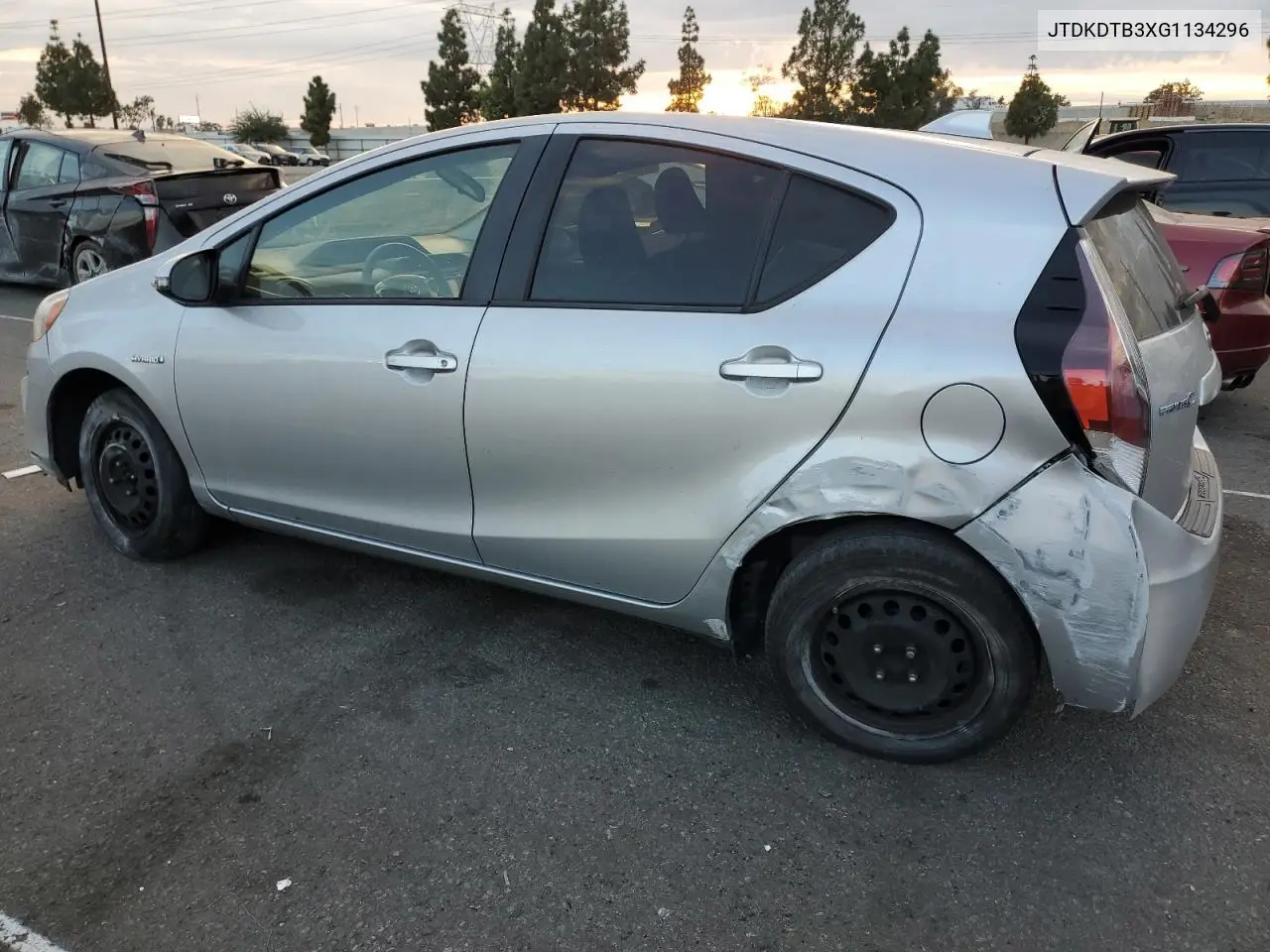 JTDKDTB3XG1134296 2016 Toyota Prius C
