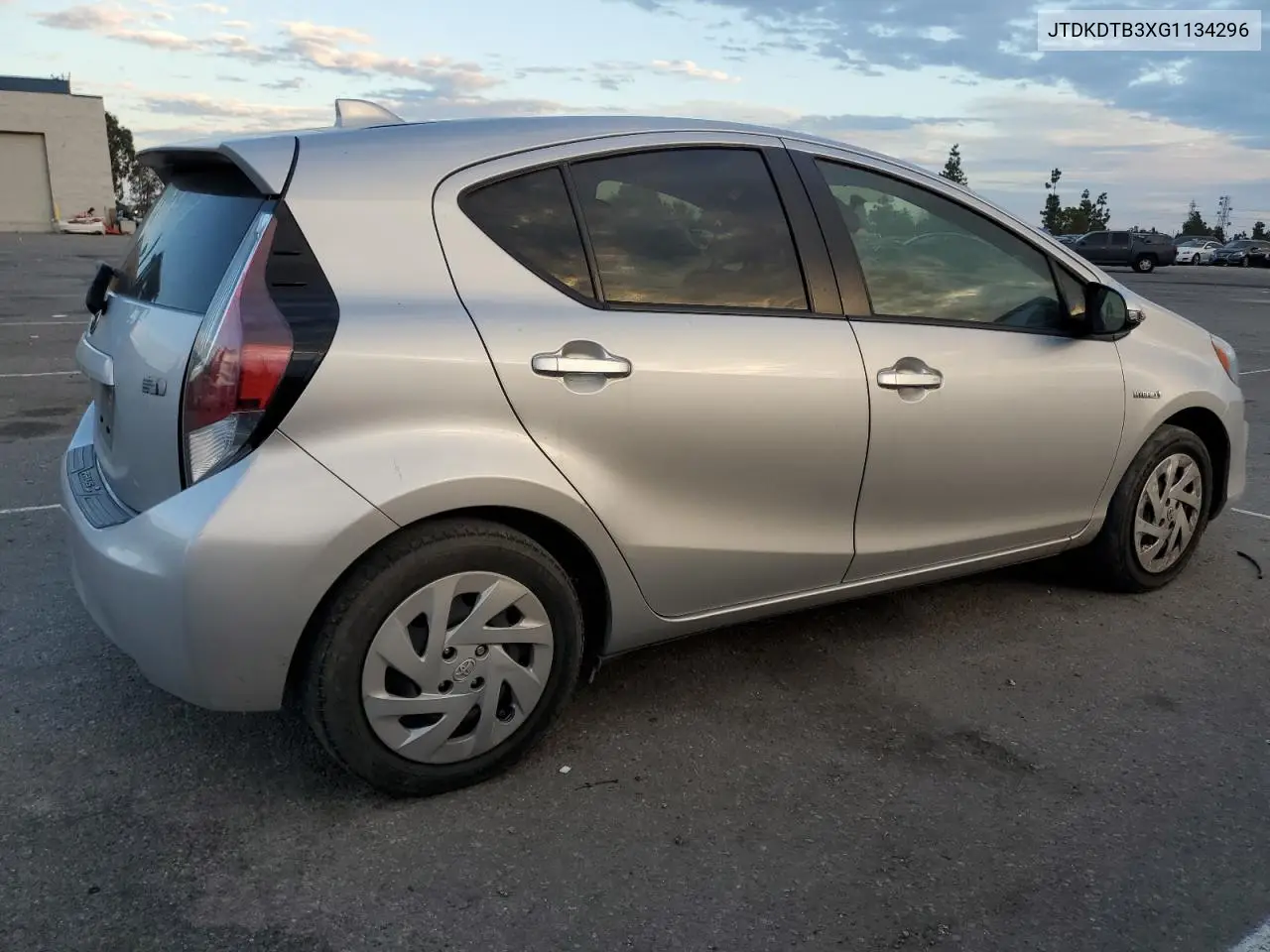 JTDKDTB3XG1134296 2016 Toyota Prius C
