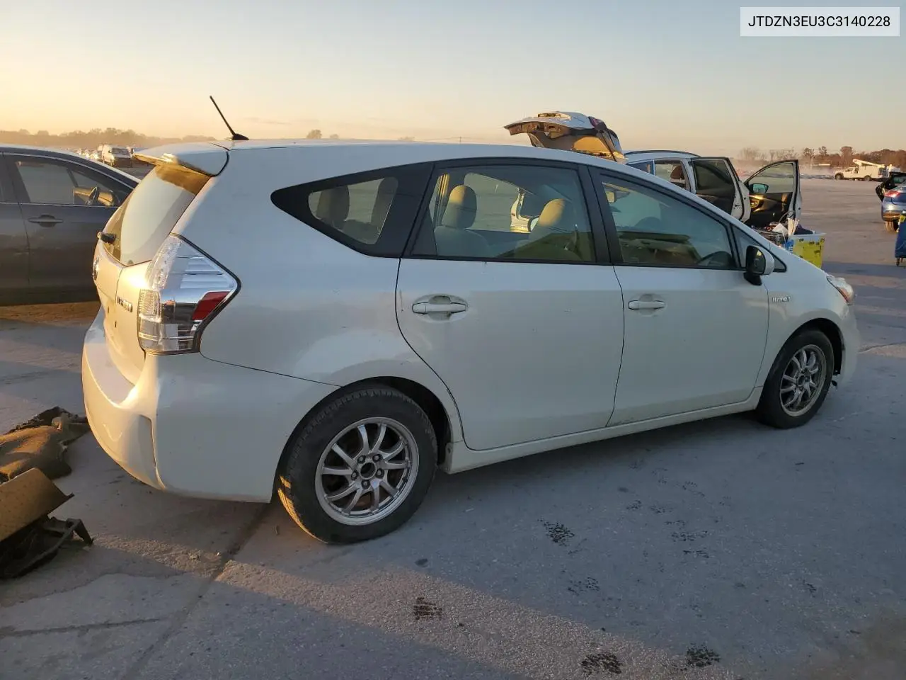 JTDZN3EU3C3140228 2012 Toyota Prius V