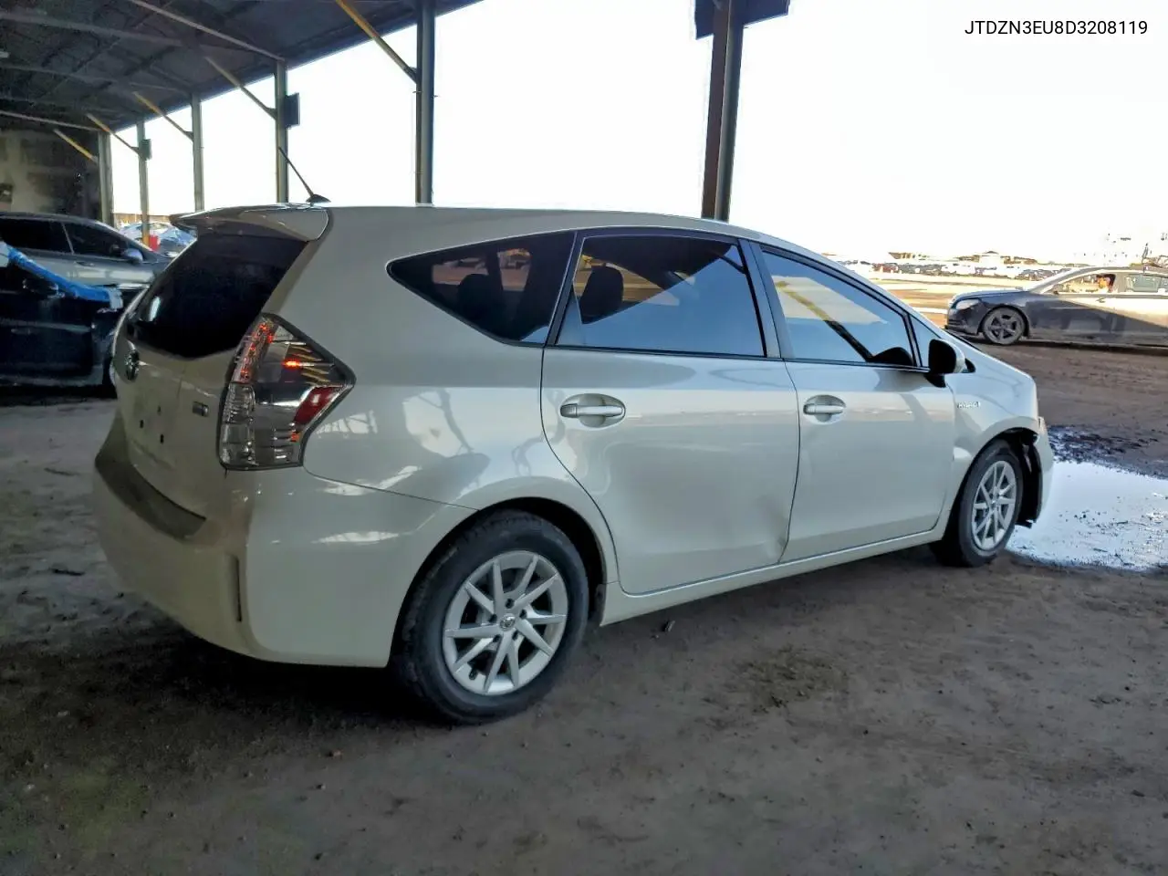 JTDZN3EU8D3208119 2013 Toyota Prius V